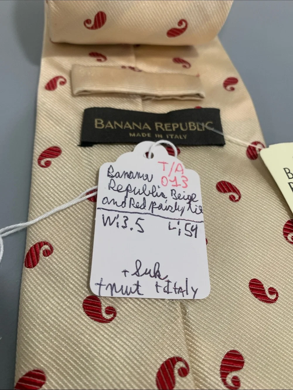 NEW WITH TAGS Banana Republic Men's Beige Paisley Silk Tie $68